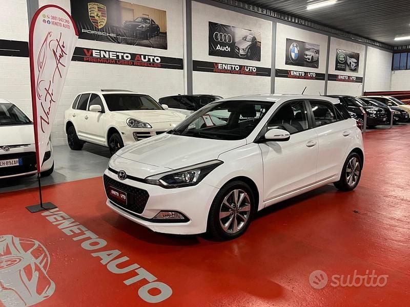 Bianco Usata 2016 Hyundai i20 GO! Tre volumi | 5600 € (Ottimo prezzo) - Immagine 1/4
