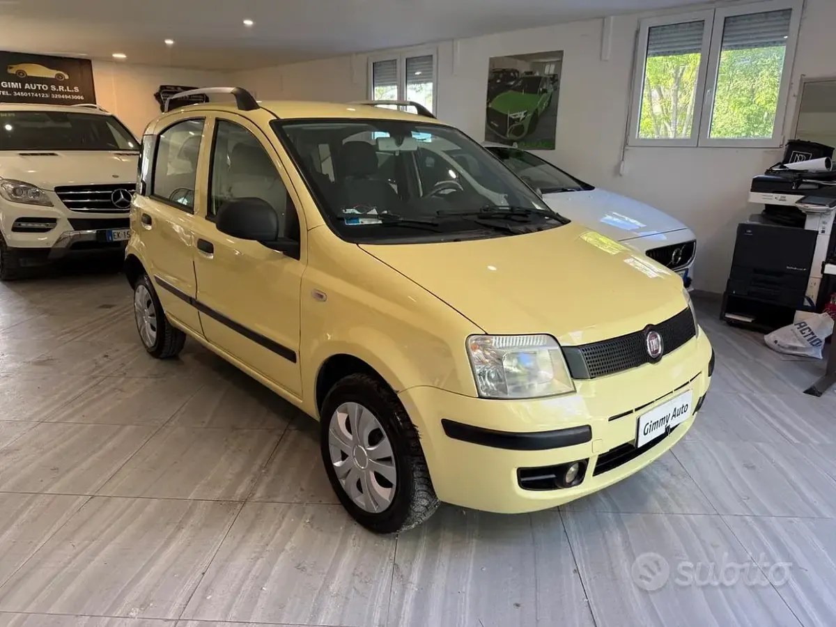 Usata Fiat Panda 69 CV (50 kW) 2012 Giallo Utilitaria