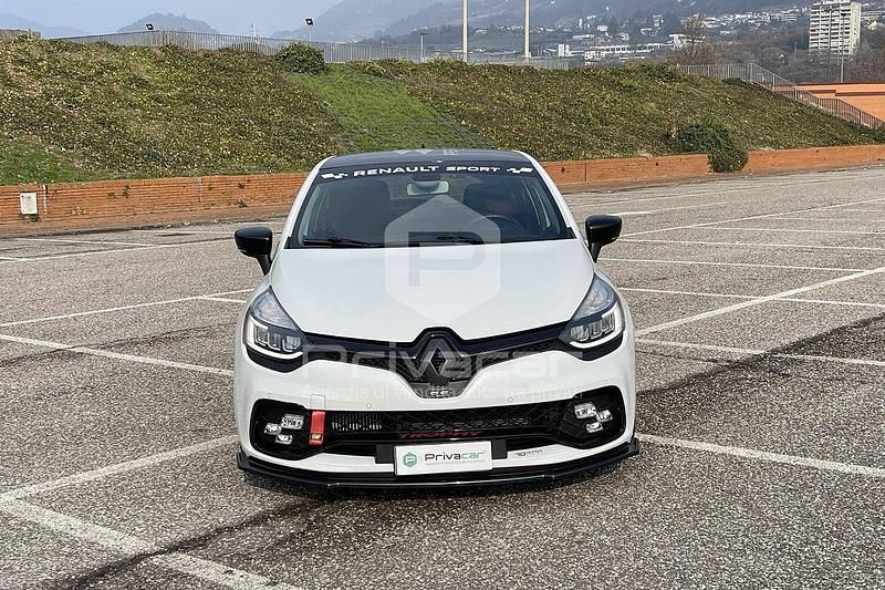 Second-hand Renault Clio IV Trophy 220 CP (161 kW) 2017 Alb Berlinǎ