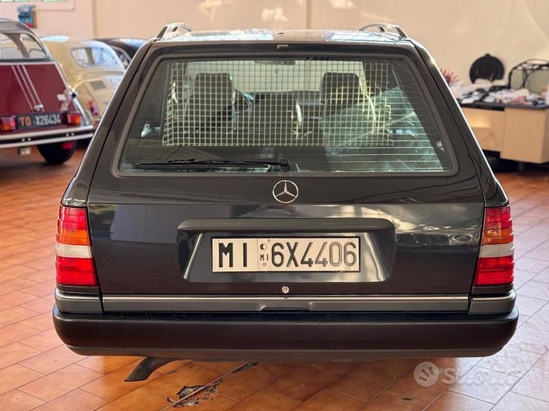 Nero Usata 1988 Mercedes E300 Station wagon | 13.300 € - Immagine 1/4