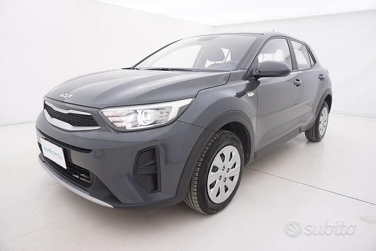 Grigio Usata 2022 Kia Stonic Urban SUV | 9490 € (Super prezzo) - Immagine 1/4