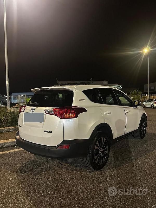 Second-hand Toyota RAV4 124 CP (91 kW) 2014 Alb SUV
