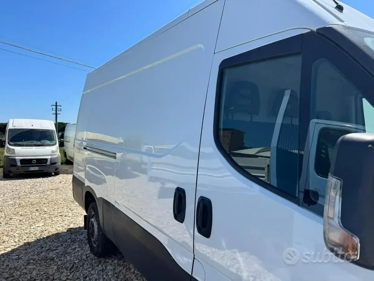 Usata Iveco Daily 116 CV (85 kW) 2018 Bianco Berlina