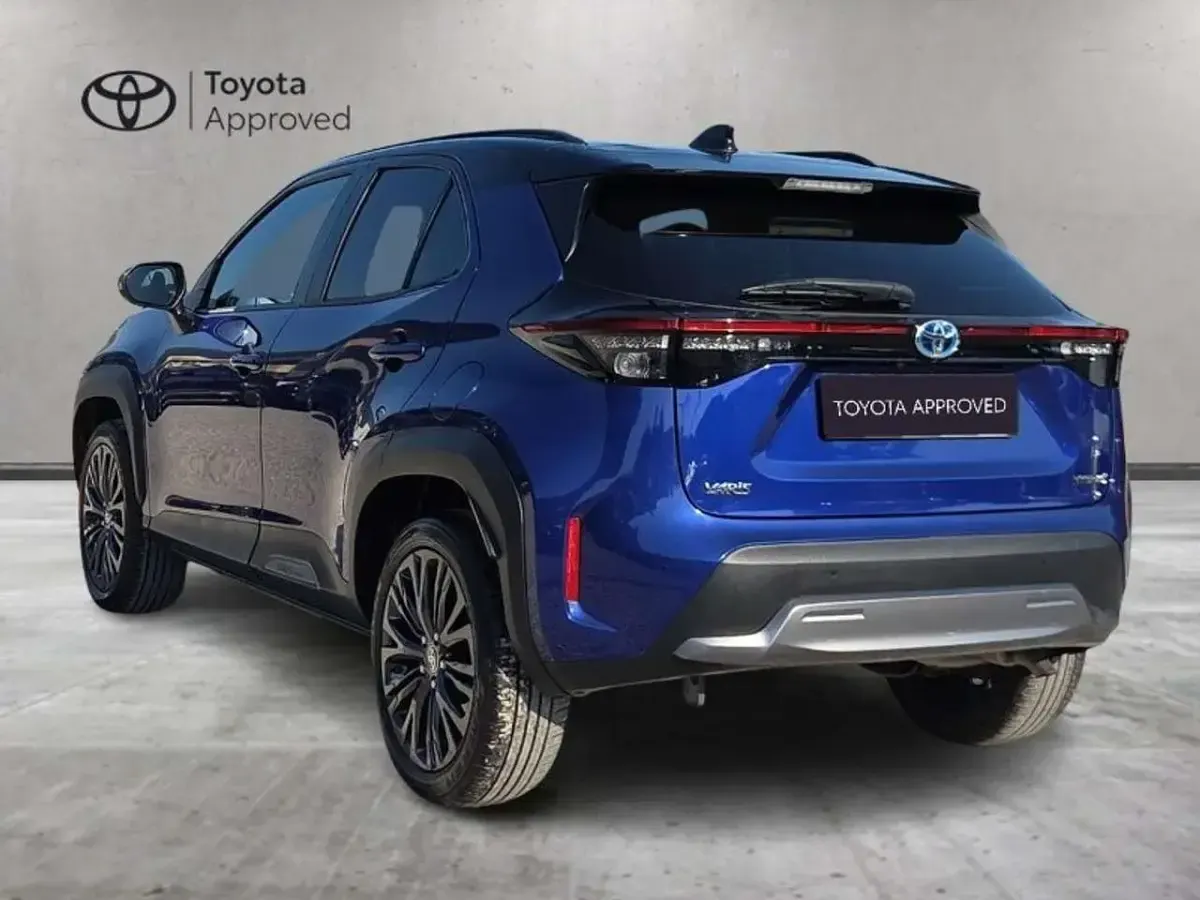 Usata Toyota Yaris Cross 116 CV (85 kW) 2023 Juniper blu SUV