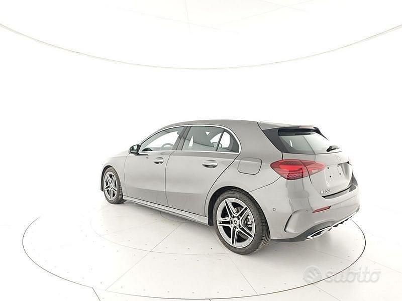 Usata Mercedes A200 AMG line 150 CV (110 kW) 2024 Grigio Berlina