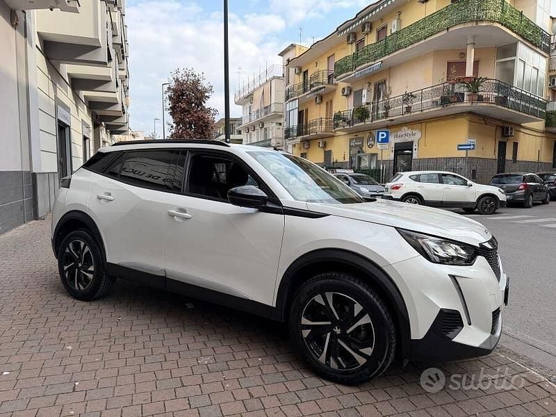 Usata Peugeot 2008 Allure 130 CV (95 kW) 2023 Bianco SUV
