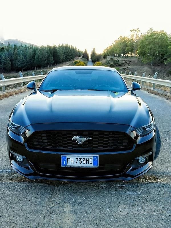 Usata Ford Mustang Fastback 317 CV (233 kW) 2017 Nero Coupé