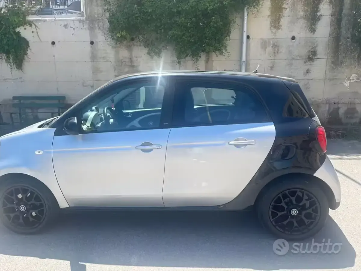 Usata Smart ForFour 71 CV (52 kW) 2016 Grigio Utilitaria