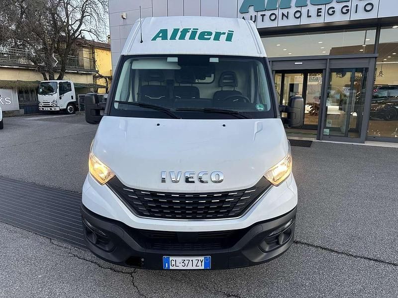 Usata Iveco Daily 156 CV (114 kW) 2021 Bianco Furgone