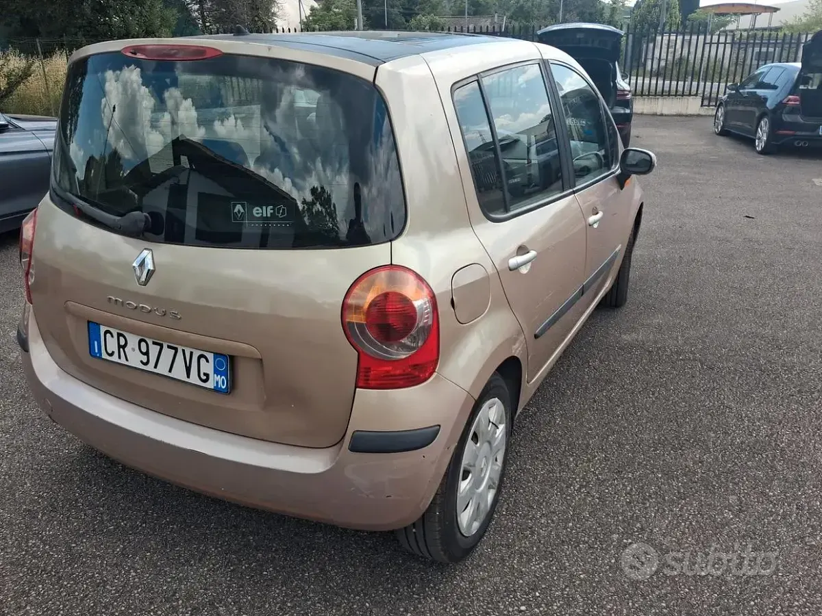 Usata Renault Modus Dynamique 98 CV (72 kW) 2005 Marrone Monovolume