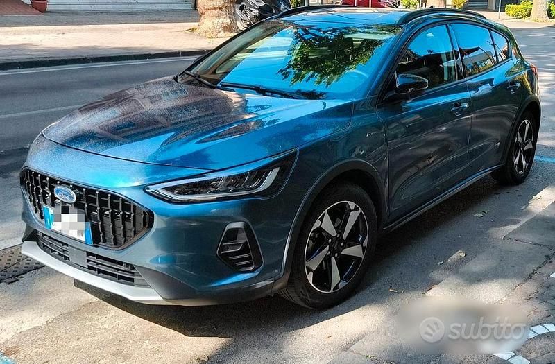 Usata Ford Focus Active 125 CV (91 kW) 2022 Blu Berlina