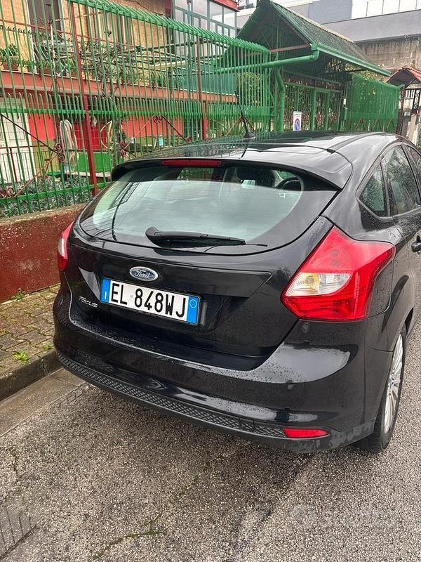 Usata Ford Focus 115 CV (84 kW) 2012 Nero Berlina