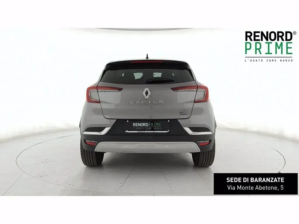 Usata Renault Captur Techno 101 CV (74 kW) 2023 Grigio cenere SUV