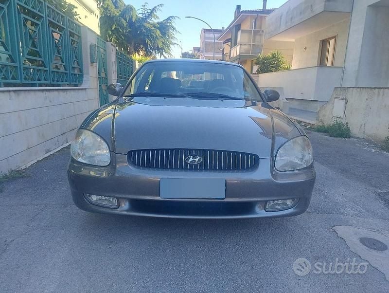 Gebraucht Hyundai Accent 2001 Grau Limousine