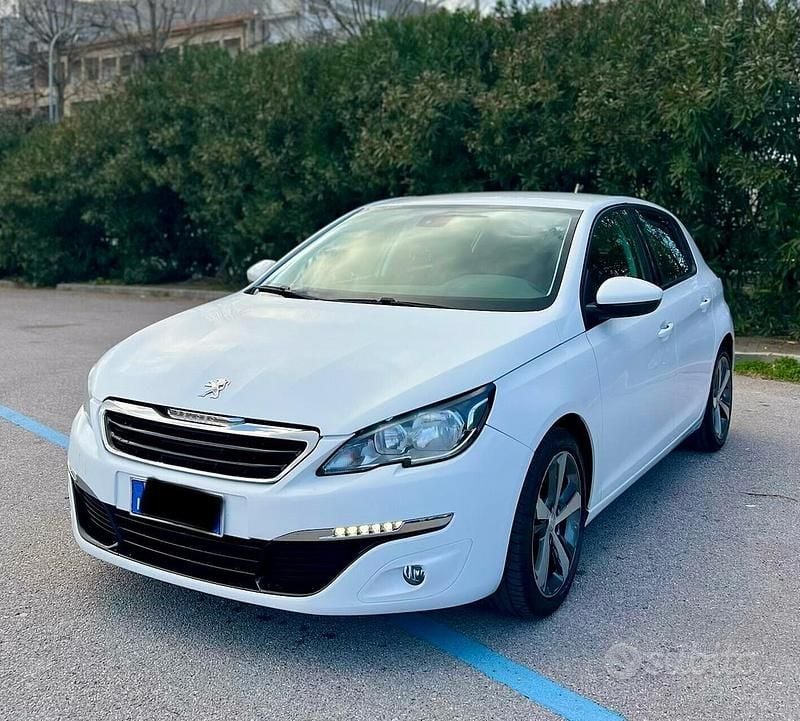 Occasion Peugeot 308 GT-line 120 ch (88 kW) 2015 Blanc Berline