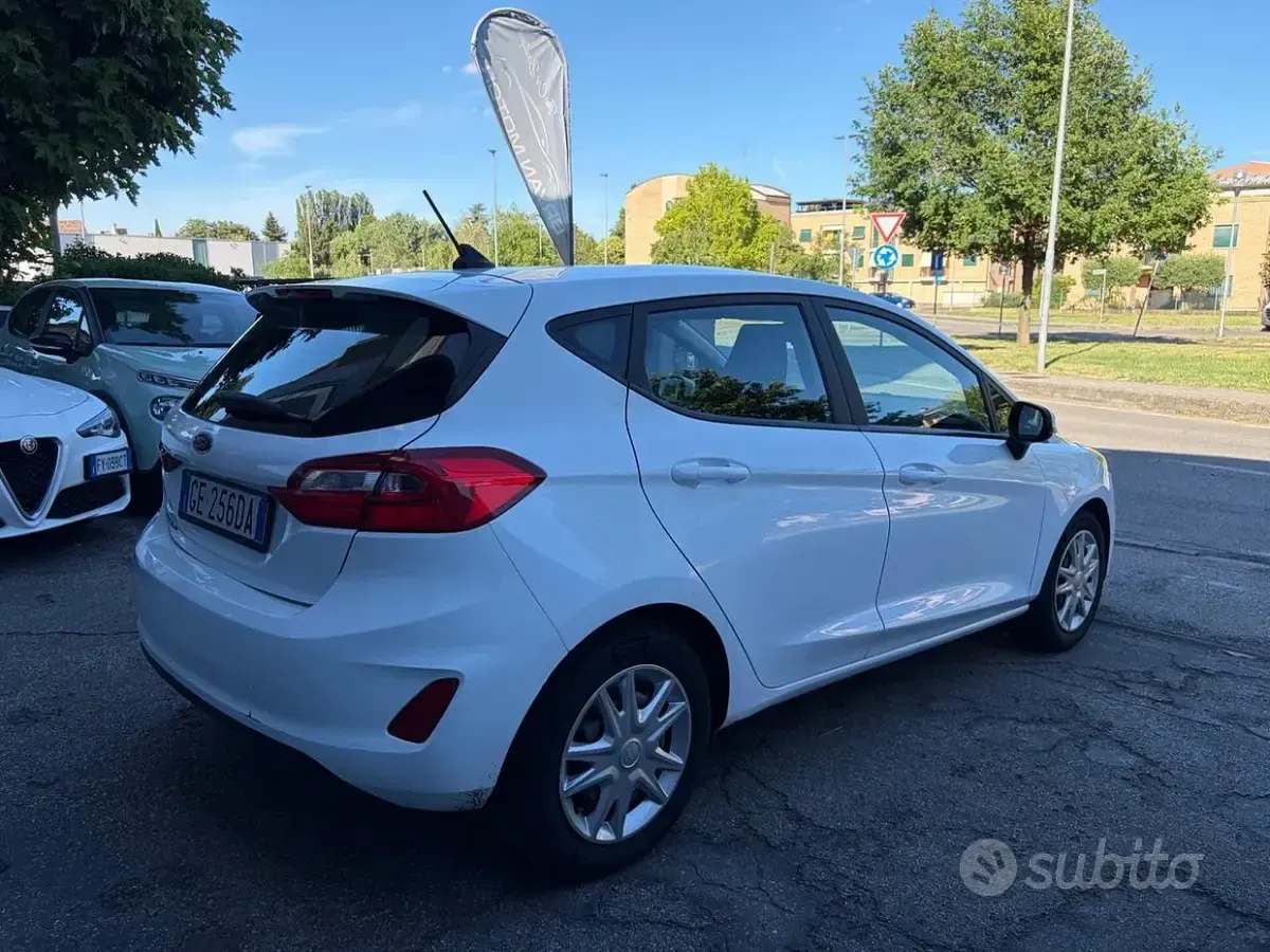 Usata Ford Fiesta 75 CV (55 kW) 2021 Bianco Utilitaria
