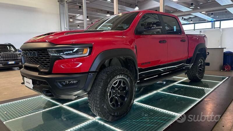 Nuova RAM 1500 540 CV (397 kW) 2025 Rosso Pick-up