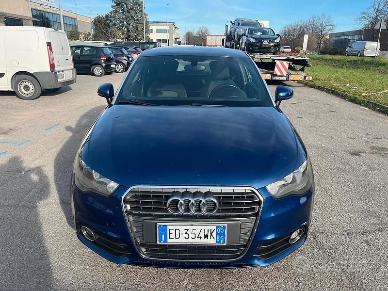 Usata Audi A1 105 CV (77 kW) 2010 Blu Utilitaria