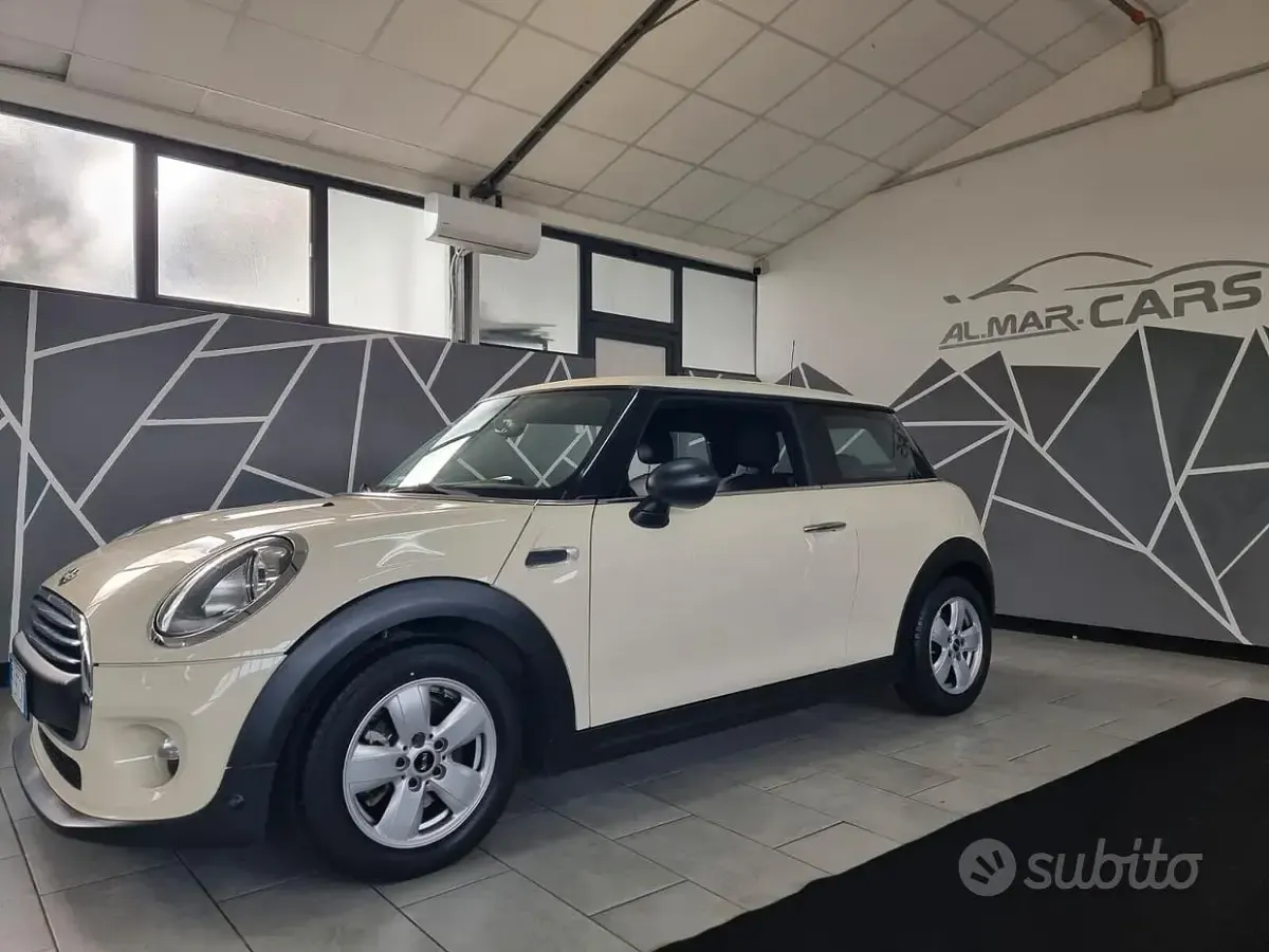 Usata Mini ONE 75 CV (55 kW) 2017 Other Utilitaria
