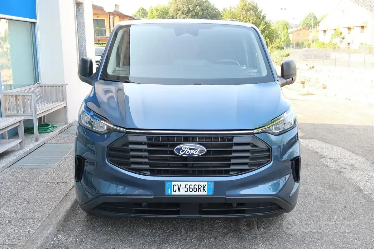 Usata Ford Transit Custom 136 CV (100 kW) 2024 Bluazzurro Berlina