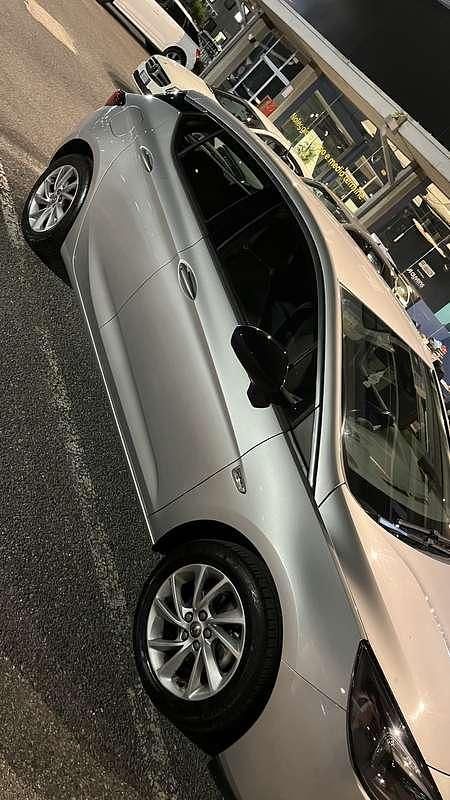 Usata Opel Astra Business Elegance 131 CV (96 kW) 2021 Argento Berlina