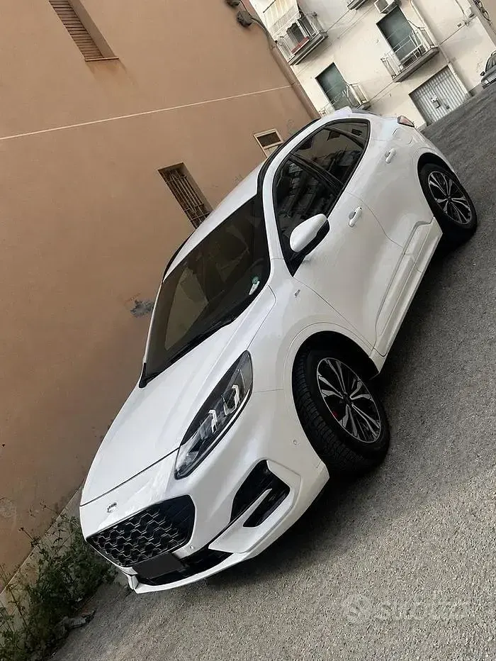 Usata Ford Kuga ST-Line 120 CV (88 kW) 2021 Bianco SUV