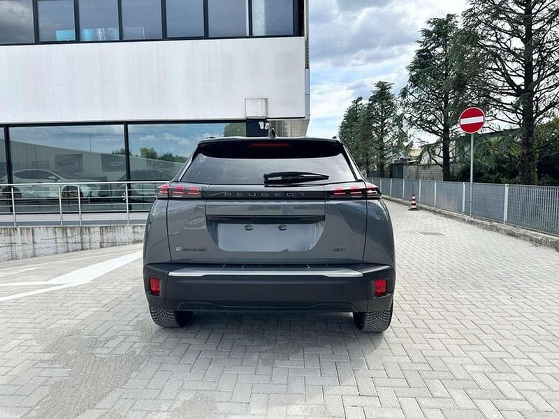 Nuova Peugeot e-2008 GT 61 kW (84 CV) 2025 Grigio selenium SUV