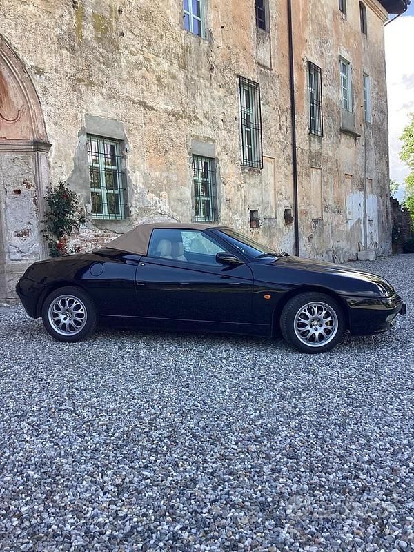 Usata Alfa Romeo Spider 2001 Nero Cabrio
