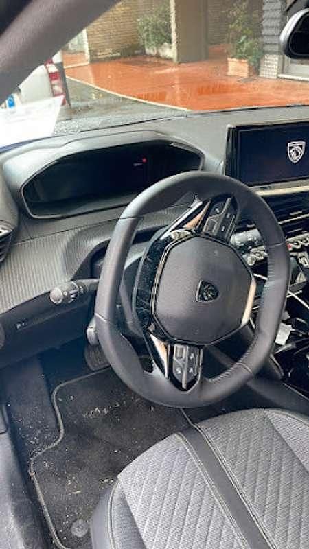 Usata Peugeot 208 Allure 100 kW (136 CV) 2025 Grigio Utilitaria