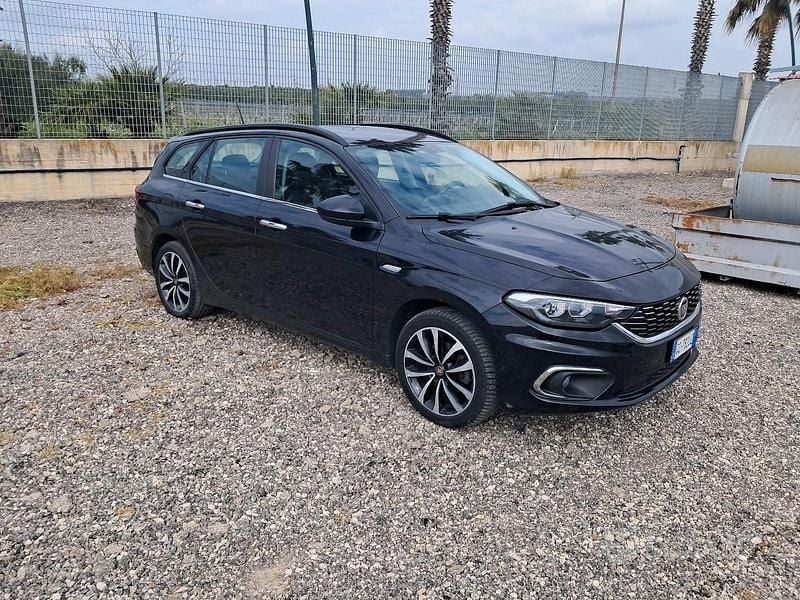 Usata Fiat Tipo 120 CV (88 kW) 2020 Nero Station wagon