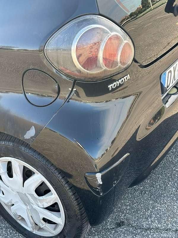 Usata Toyota Aygo 68 CV (50 kW) 2009 Nero Utilitaria