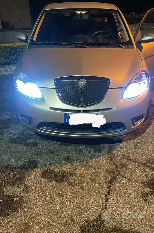 Usata Lancia Ypsilon 95 CV (69 kW) 2009 Grigio Utilitaria