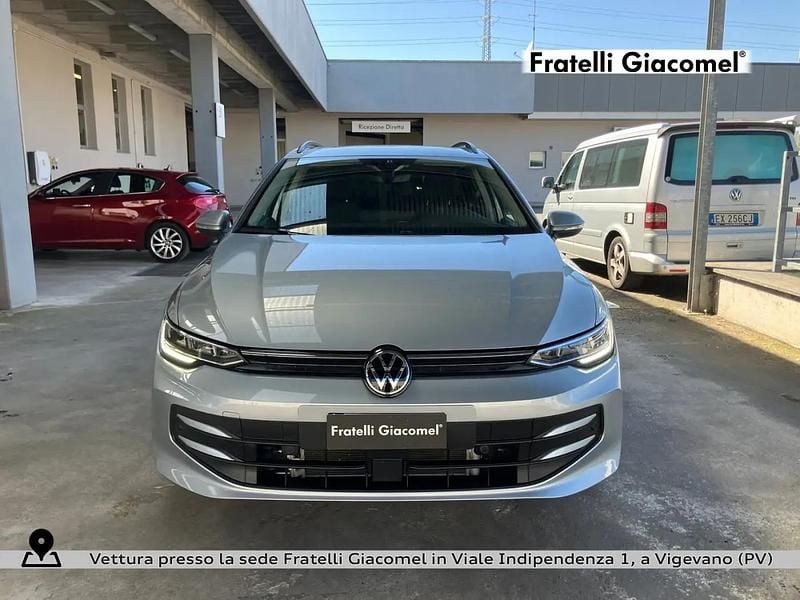 Usata VW Golf VIII Life 116 CV (85 kW) 2025 Dolomite silver metallizzato Station wagon