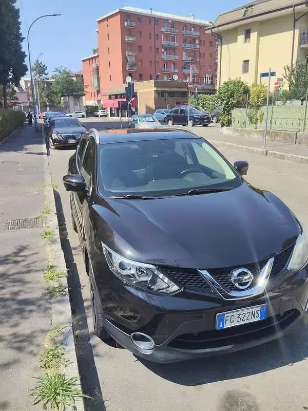 Usata Nissan Qashqai N-Connecta 116 CV (85 kW) 2017 Nero SUV