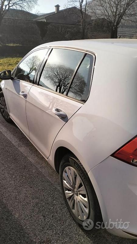 Usata VW Golf VII 110 CV (80 kW) 2015 Bianco Berlina