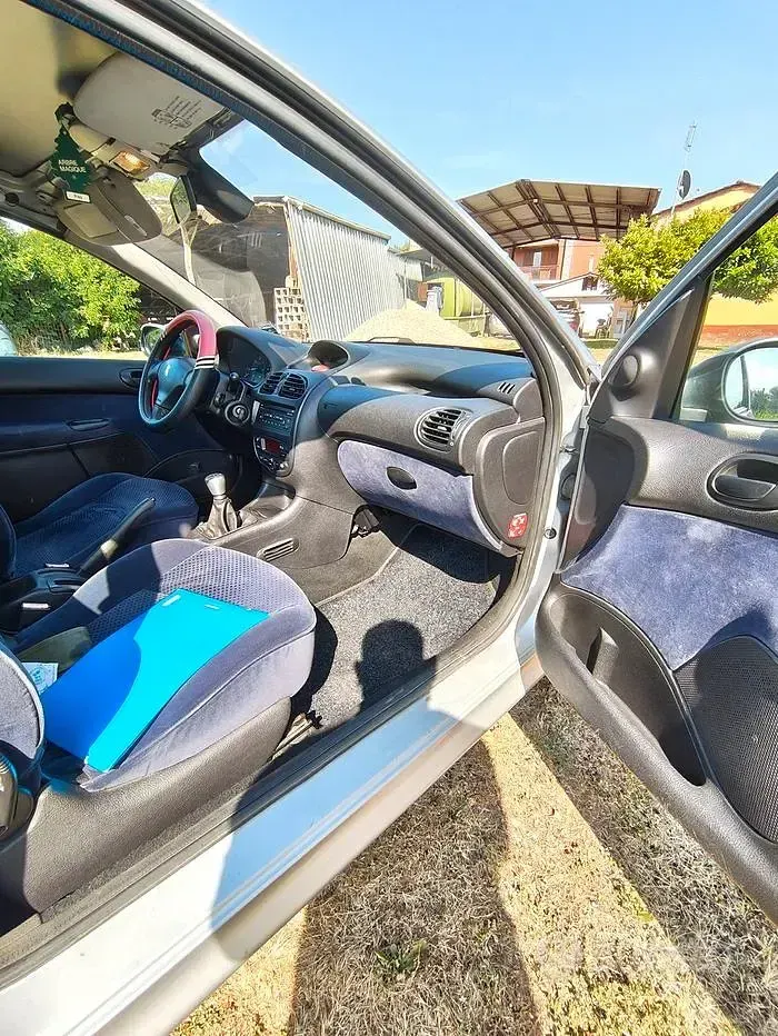 Usata Peugeot 206 68 CV (50 kW) 2004 Grigio Berlina