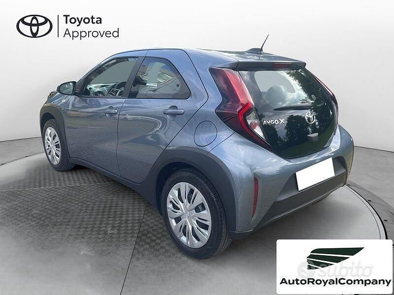 Nuova Toyota Aygo X Active 72 CV (52 kW) 2025 Grigio SUV