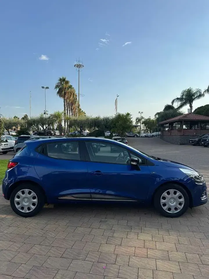 Usata Renault Clio IV Zen 90 CV (66 kW) 2019 Blu/azzurro Berlina