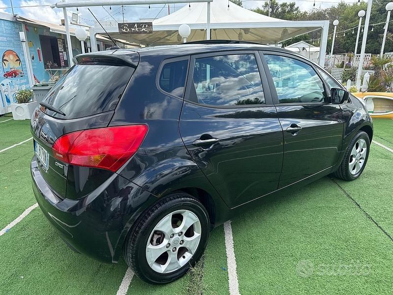 Usata Kia Venga Active 128 CV (94 kW) 2014 Nero Utilitaria