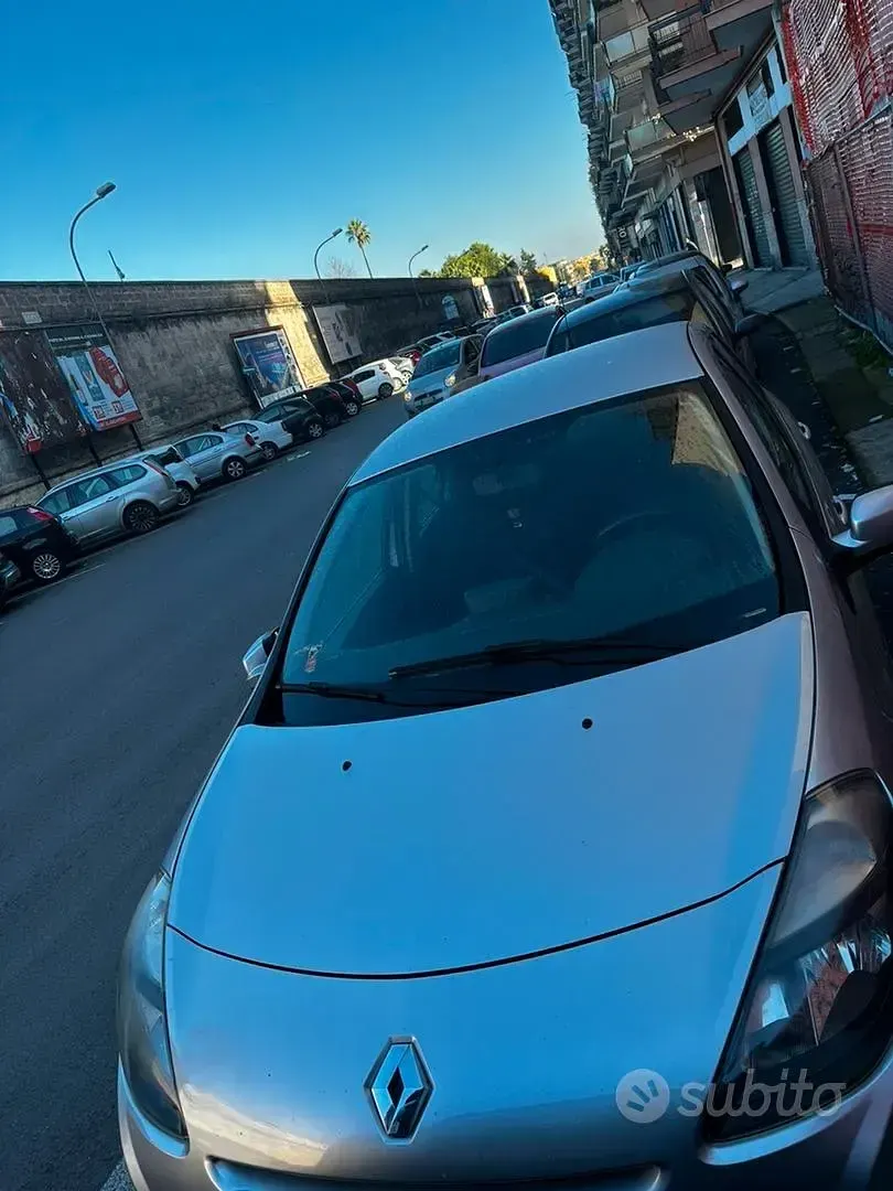 Usata Renault Clio 68 CV (50 kW) 2012 Grigio Utilitaria