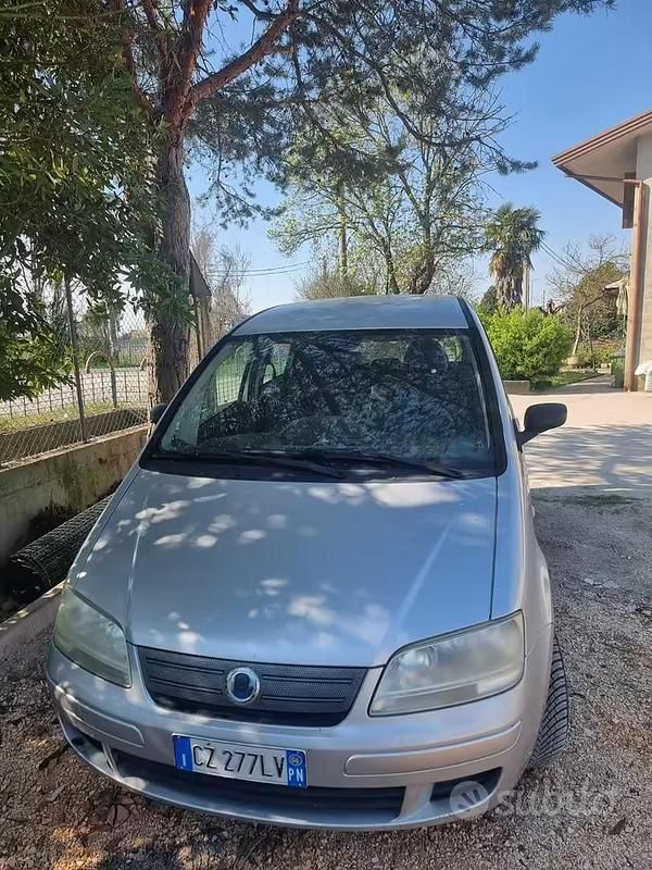 Usata Fiat Idea 2005 Grigio Monovolume