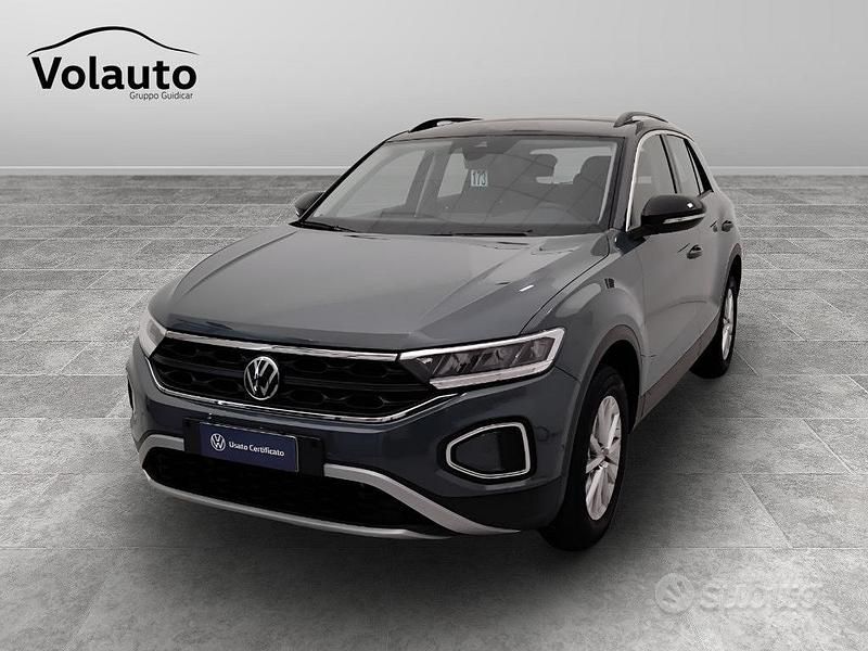 Verde Usata 2025 VW T-Roc Life SUV | 30.900 € (Cara) - Immagine 1/4