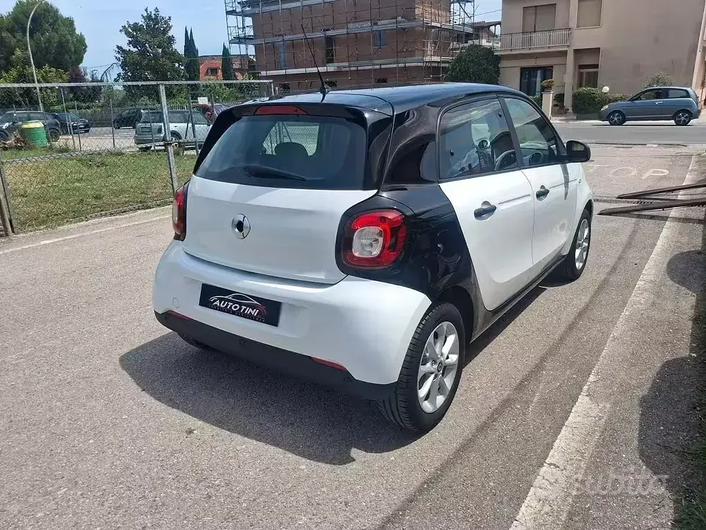 Usata Smart ForFour Passion 71 CV (52 kW) 2017 Bianco Utilitaria