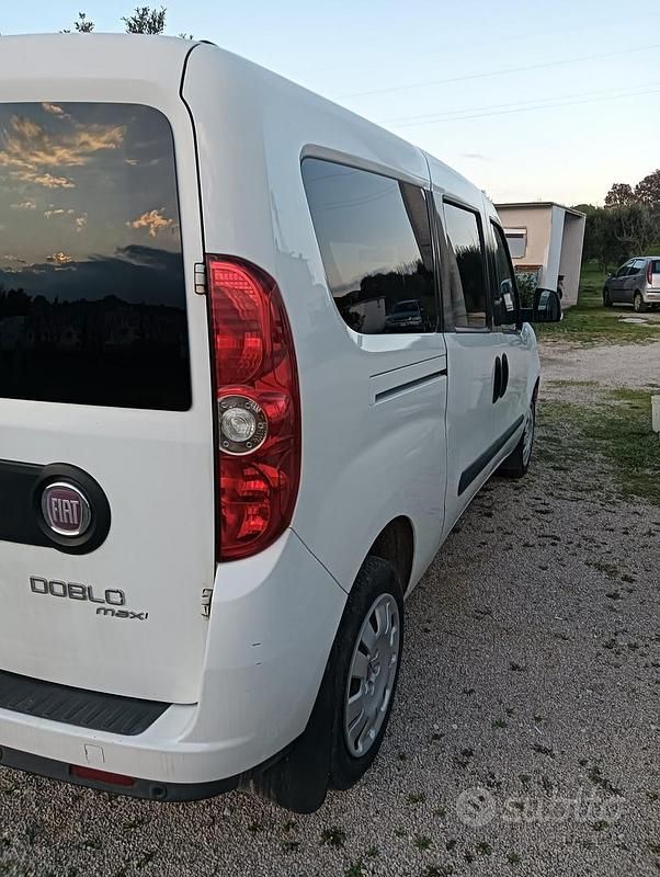 Usata Fiat Doblò 85 CV (62 kW) 2012 Bianco Monovolume