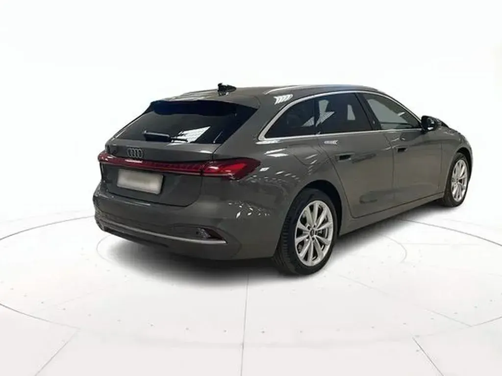 Usata Audi A5 Advanced Plus 204 CV (150 kW) 2025 Grigio / pastello Station wagon