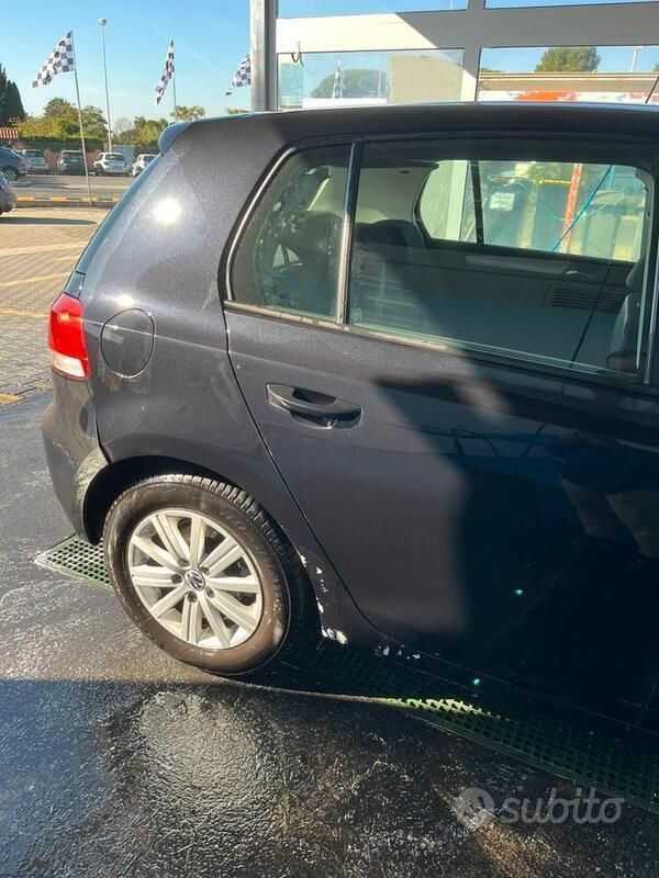 Usata VW Golf VI 105 CV (77 kW) 2010 Utilitaria