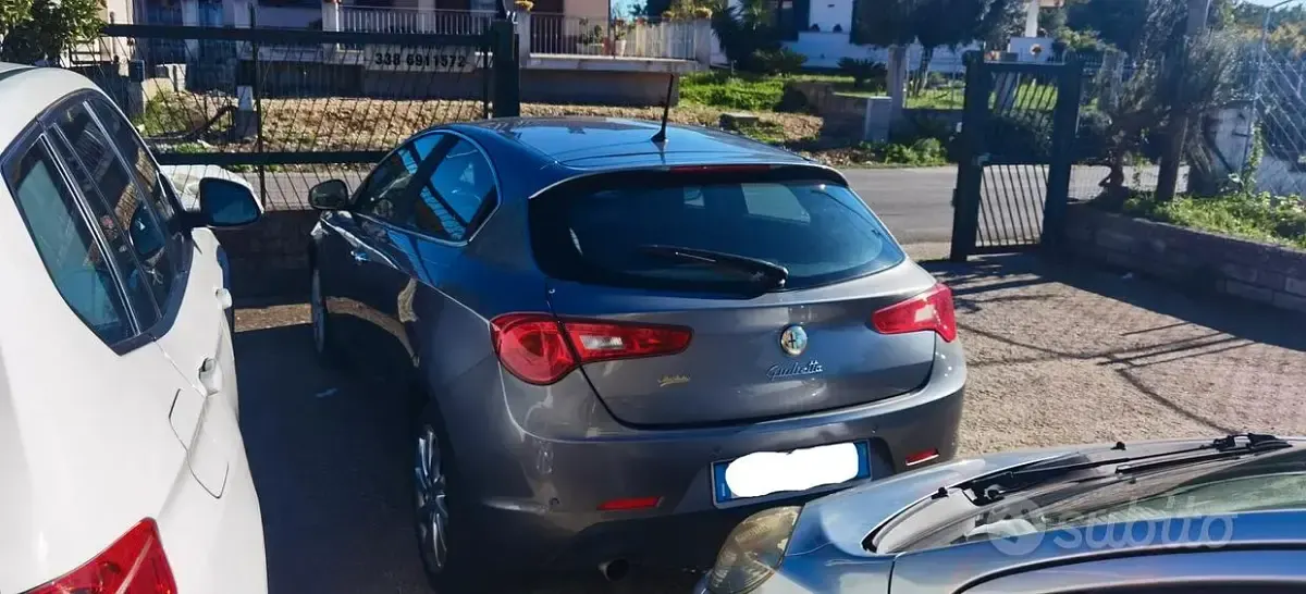 Usata Alfa Romeo Giulietta Exclusive 105 CV (77 kW) 2014 Grigio Utilitaria