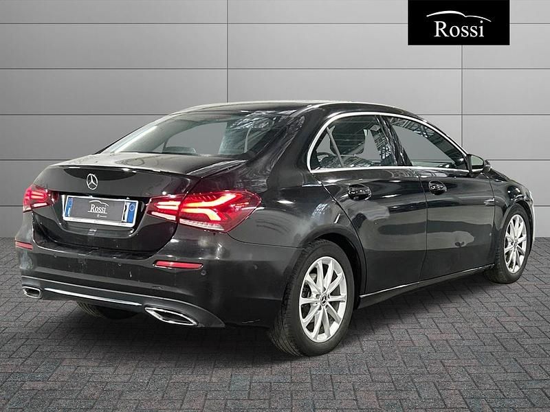 Usata Mercedes A180 Sport 116 CV (85 kW) 2019 Grigio Berlina