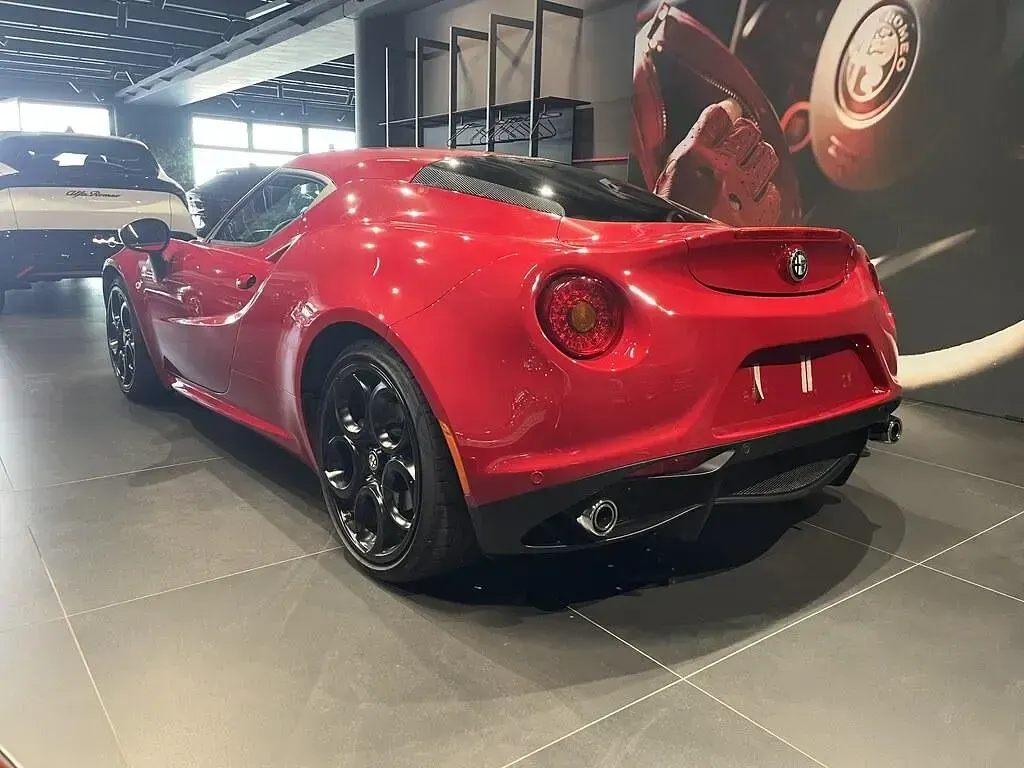 Usata Alfa Romeo 4C 241 CV (177 kW) 2016 Rosso Coupé