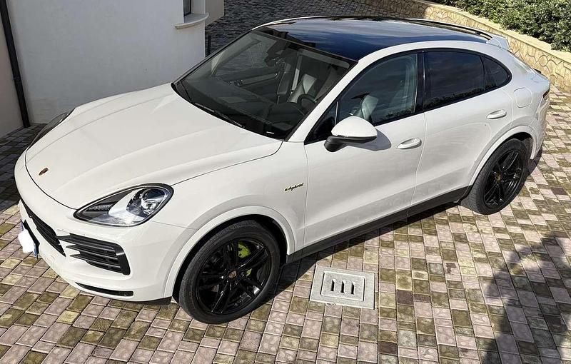 Usata Porsche Cayenne Coupe Platinum Edition 340 CV (250 kW) 2022 Coupé